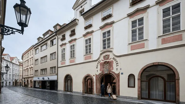 Iron Gate Hotel & Suites by BHG