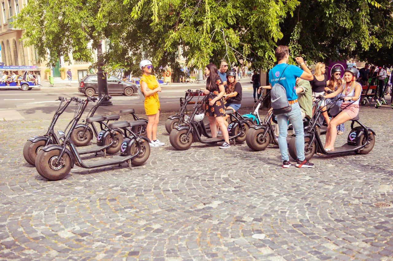 MonsteRoller E-Scooter Rental in Budapest