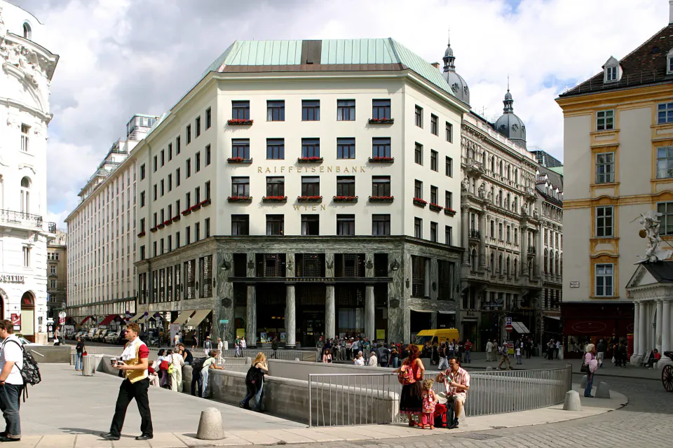 Vienna Architecture & Hundertwasser Guide: From Imperial Elegance to Eco-Rebellion — The Dawn of Modernism: Otto Wagner & Adolf Loos