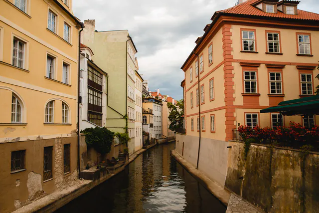 Kampa Park and Island — The Culinary Divide: Public Park Picnics Versus Haute Cuisine