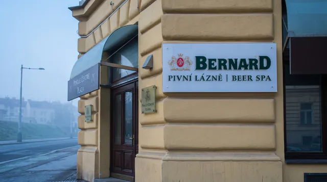 Pivní lázně Bernard — Architectural Integration and the Spatial Footprint in Prague