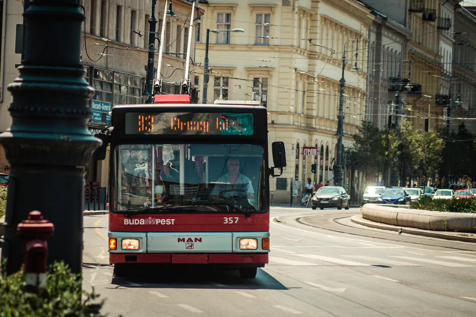 Navigating Budapest: A Local’s Guide to Trams, Metros, and Buses — Buses and Trolleys: Filling the Gaps
