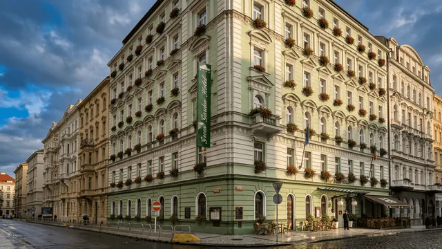 Green Garden Hotel