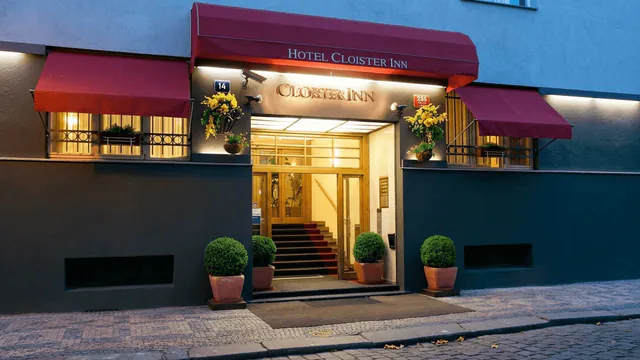 Hotel Cloister Inn