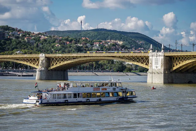 The Definitive Guide to Danube River Cruises in Budapest — Sightseeing Cruises: The Best Operators