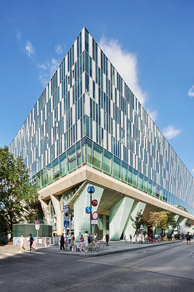 The Ultimate Vienna Shopping Guide: From Imperial Boulevards to Indie Boutiques — Modern Retail: Navigating Vienna's Shopping Malls