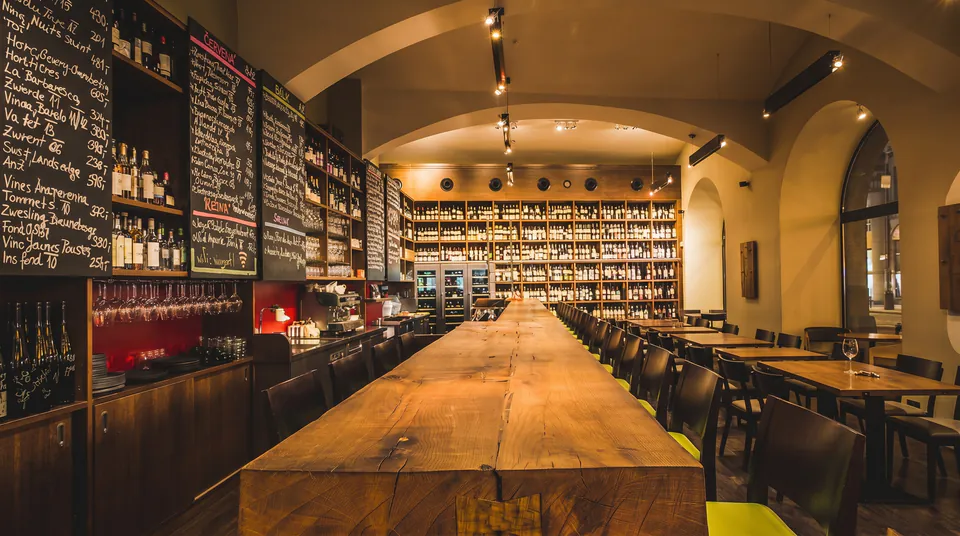 Vinograf Senovážné — The Natural Wine Movement and Prague’s Evolving Vinotéka Culture