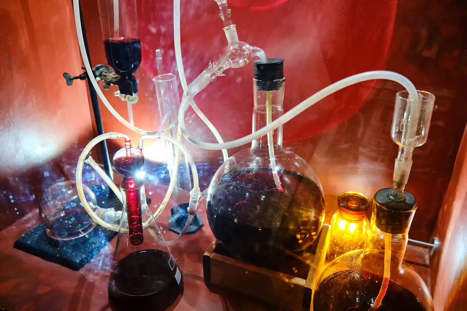 Speculum Alchemiae (Muzeum alchymie) — The Rudolfine Epoch and the Subterranean Sanctum of Science