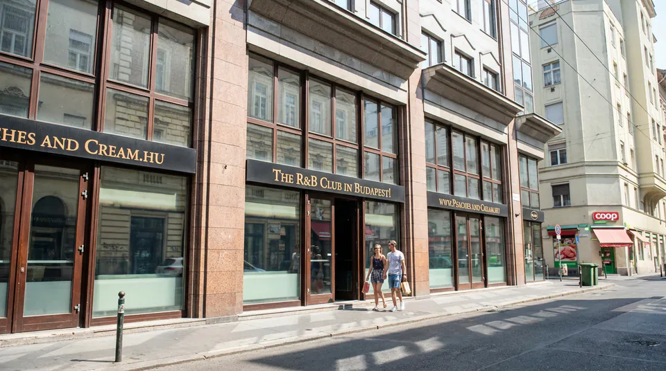 Peaches and Cream Club — The Space & Atmosphere