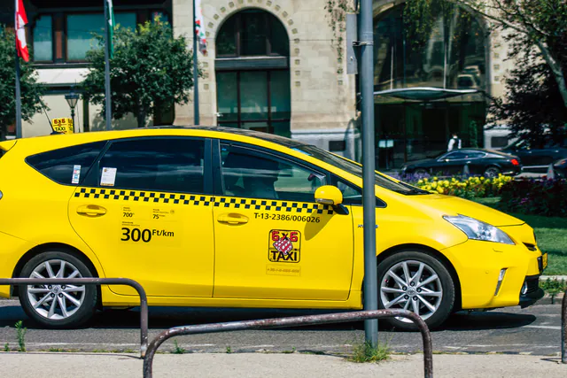 Navigating the Yellow Sea: The Complete Guide to Taxis and Rideshare in Budapest — The Price of the Ride: 2025 Tariffs Explained