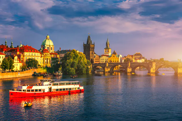PRAGUE BOATS: 50-Minute Sightseeing Cruise