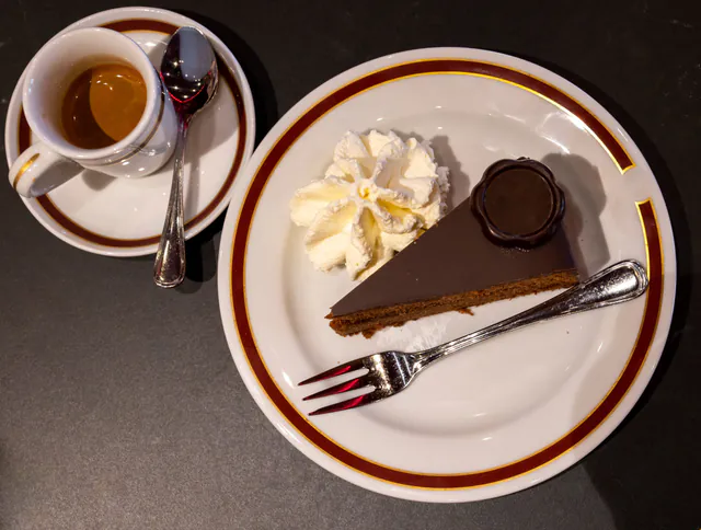 Vienna's Culinary Crown Jewels: The Must-Try Local Dishes — A Slice of History: The Original Sachertorte