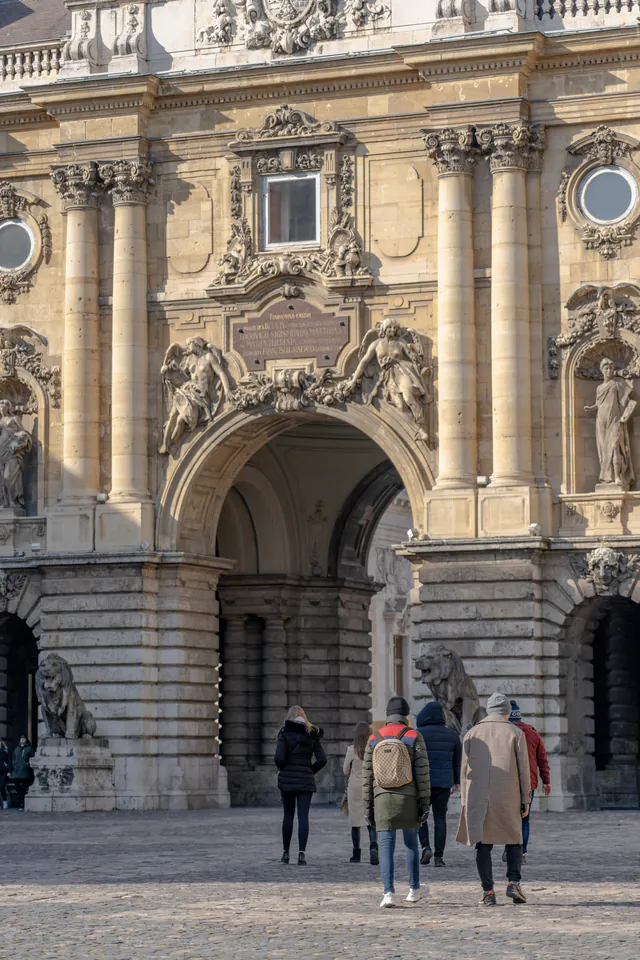 Buda Castle Dark History & Vampire Night Tour gallery 1