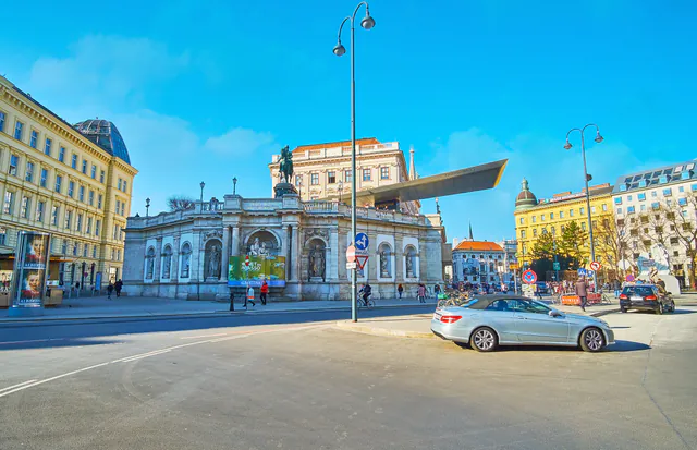 Albertina — O Edifício