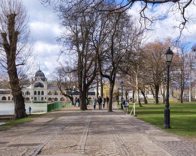 Zugló (City Park Area) — Where to Stay