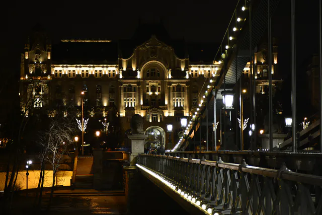 Four Seasons Hotel Gresham Palace — photo 3