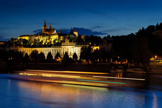 PRAGUE BOATS: 50-Minute Sightseeing Cruise — Navigating the Onboard Digital Ecosystem