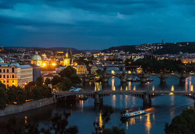 PRAGUE BOATS: 50-Minute Sightseeing Cruise — Architectural Tapestry of the River Route