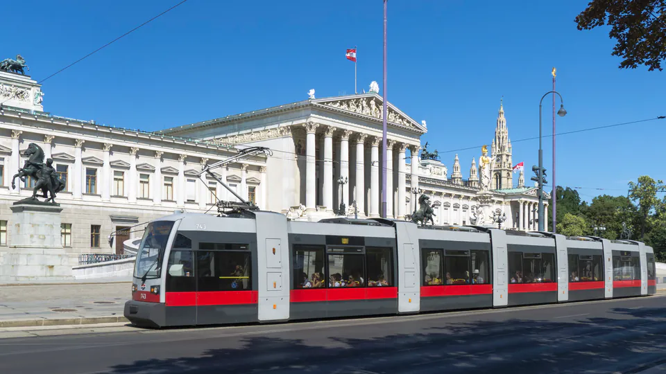 Barrierefreier Reiseführer Wien: Unterwegs im Access City Award Gewinner 2025 — Öffentlicher Nahverkehr: Ein Vorbild für inklusive Mobilität