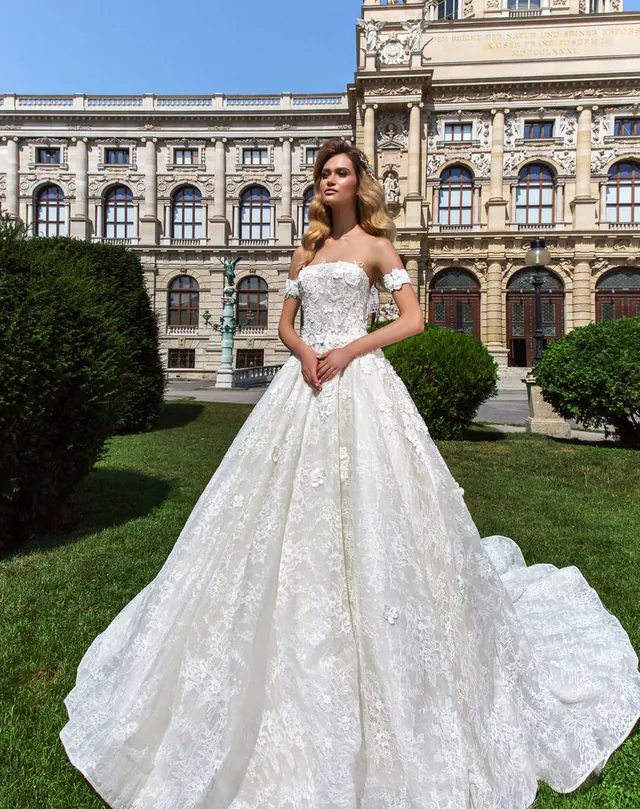 Guide de la saison des bals à Vienna : Valsez à travers l'hiver — Où louer la robe ou le smoking parfait