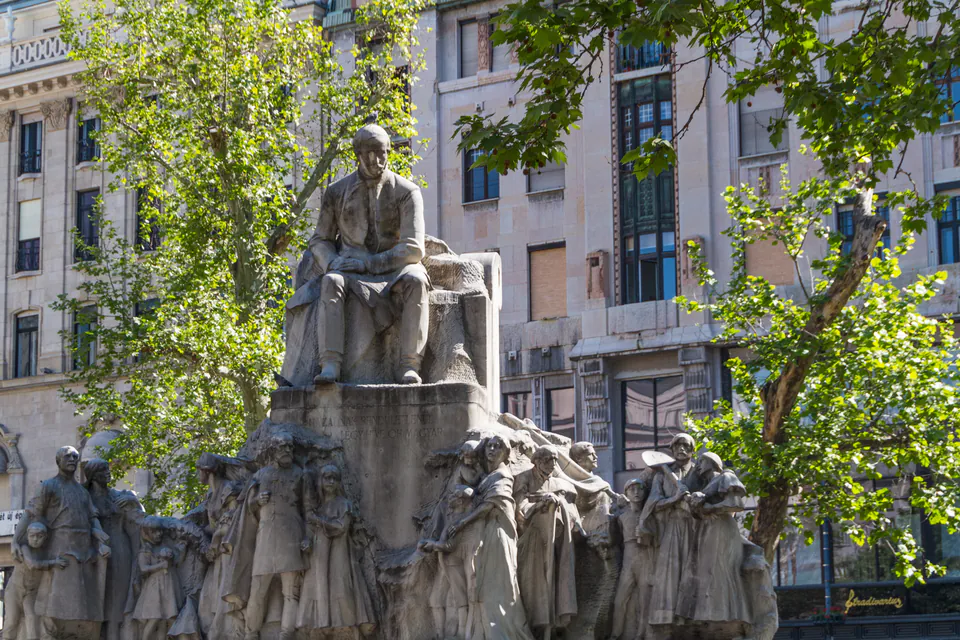 Vörösmarty Square — historic view