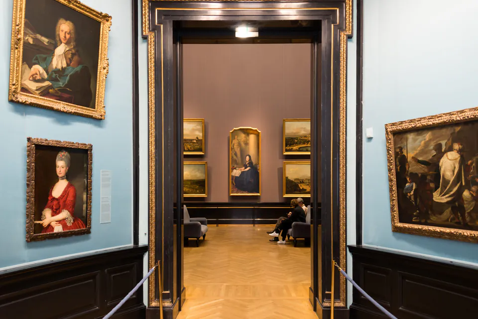 Vienna Weather & When to Visit: A Local’s Month-by-Month Guide — Winter: Festive Magic & Museum Escapes (December to February)