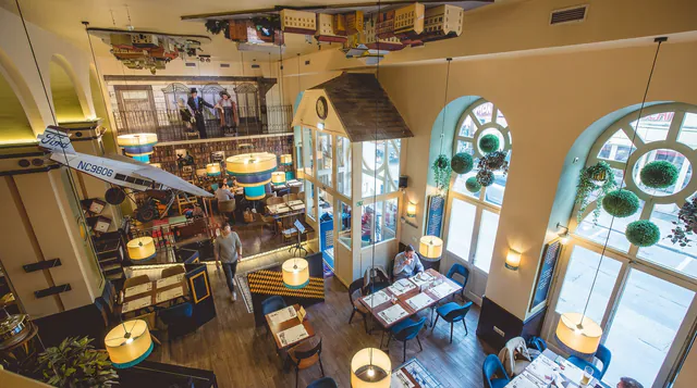 VakVarjú Étterem Pest