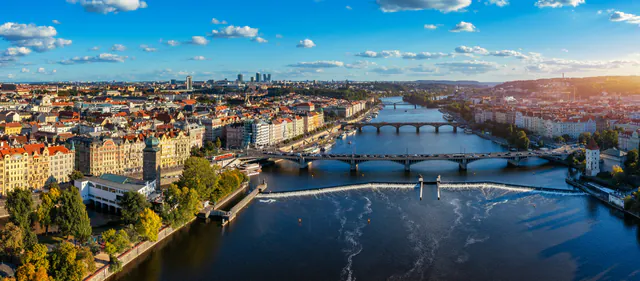 Ultimate Prague Old Town Guide: Comprehensive Area Analysis and Accommodation Strategies