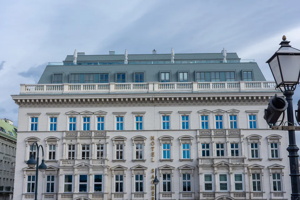 入境奥地利:签证、海关及 Vienna Airport 交通全指南 — 申根签证:要求与资金证明