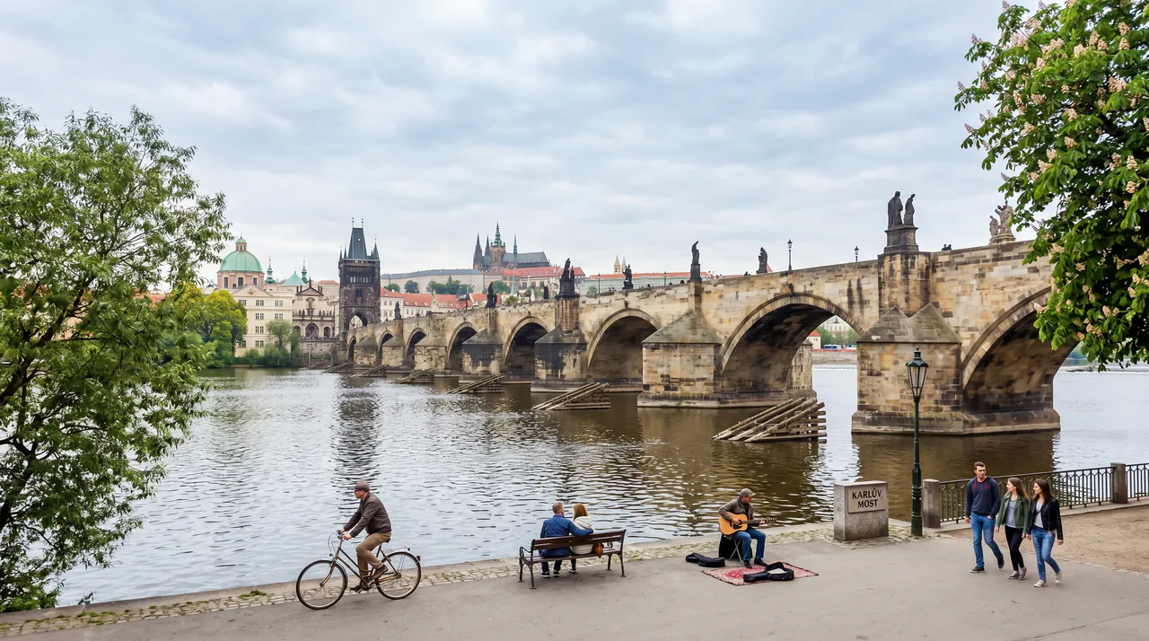 Prague Food & Beer Tour: Special 10 Year Anniversary Edition