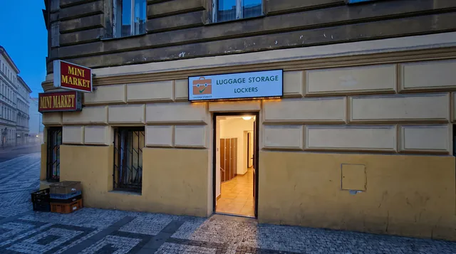 Luggage Storage Infrastructure and Urban Mobility Logistics in Prague — The Emergence and Mechanics of Decentralized Micro-Storage