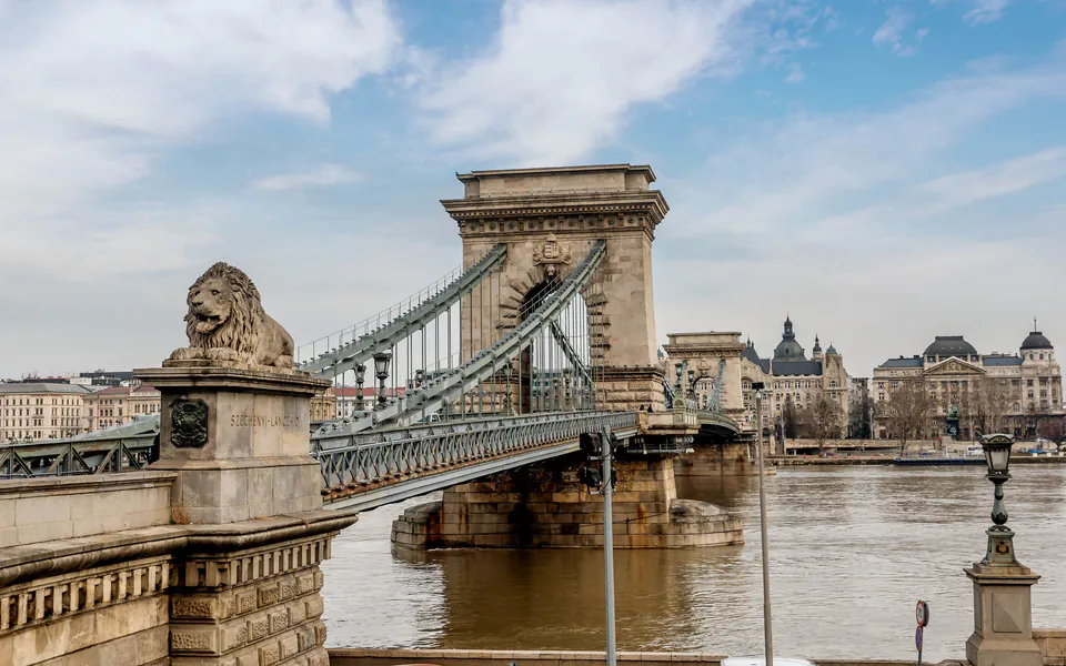 Chain Bridge