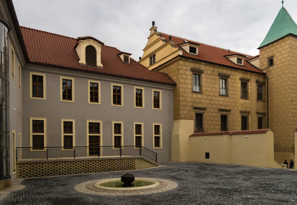 Lobkowiczký palác — historic view