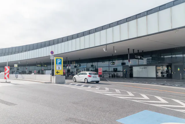 Vienna Airport to City Center: The Complete Local's Guide