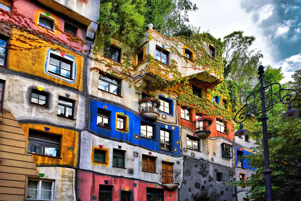 Vienna Architecture & Hundertwasser Guide: From Imperial Elegance to Eco-Rebellion — Planning Your Architectural Safari: Local Tips