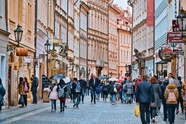 Prague Half Day City Tour Including Vltava River Cruise — The Organic Morphology of the Old Town and Jewish Quarter