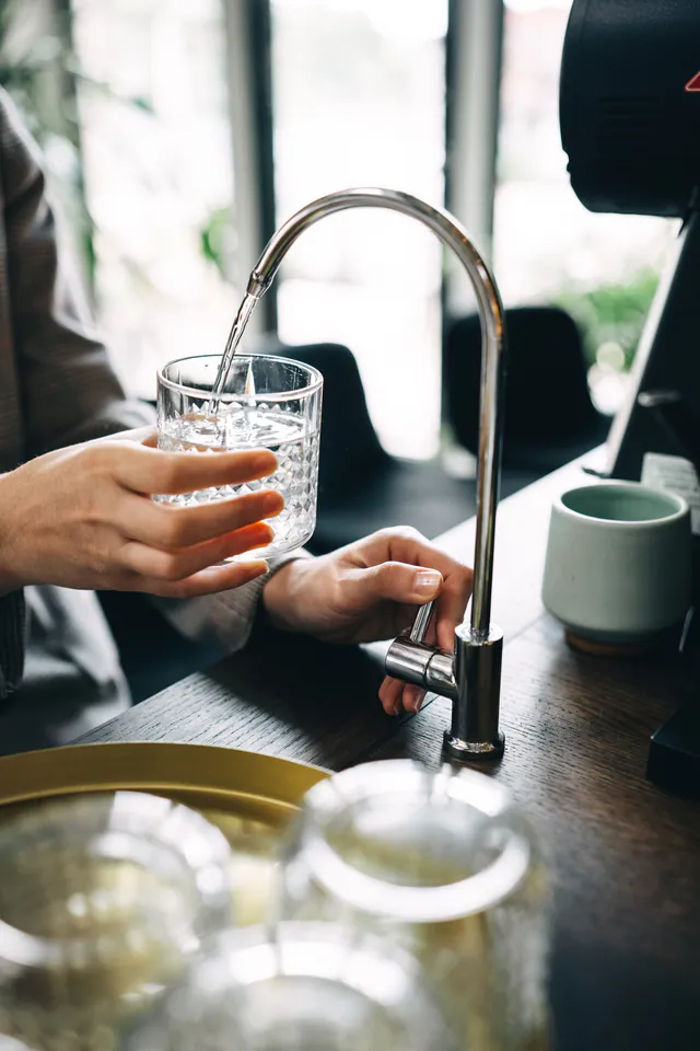 Vienna Dining Etiquette & Tipping: A Comprehensive Local Guide — Water in Vienna: The 'Leitungswasser' Debate