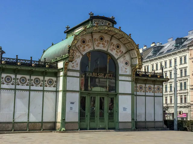 Vienna City Card & Passes Guide: Which One is Actually Worth It? — The Public Transport Reality & The €105 Fine