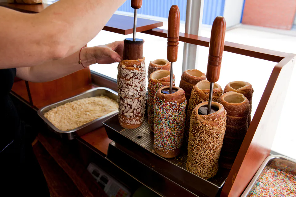 Plant-Based Budapest: A Local's Guide to Vegetarian & Vegan Dining — Sweet Endings: Chimney Cakes & Bakeries