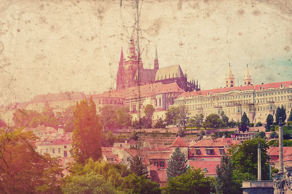 PRAGL - Prague Glass Experience — historic view