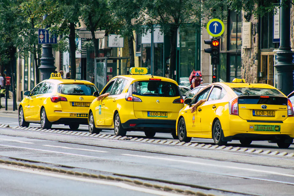 Street Smart in Budapest: A Local's Guide to Safety and Avoiding Scams — The Taxi Truth: Apps, Freelancers, and the Yellow Fleet