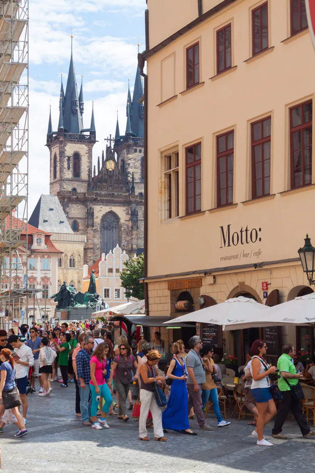 Prague Historic Pub Tour with Drinks Included