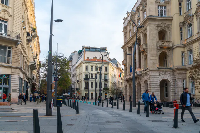 Szabadság tér — The Surrounding Area