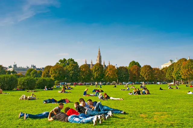 Place de l'Hôtel de Ville — photo 5