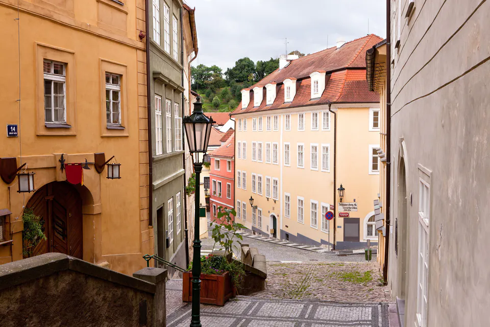 ibis Praha Old Town — Urban Spatiality, Micro-Geography, and Historical Integration