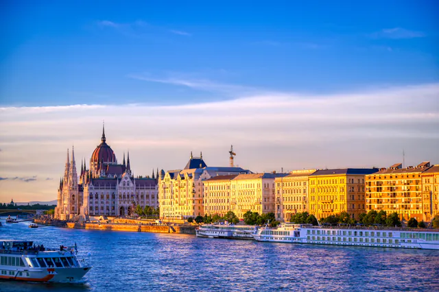 Budapest: 1-Hour Highlights Cruise with Welcome Drink — Tips for the Best Experience