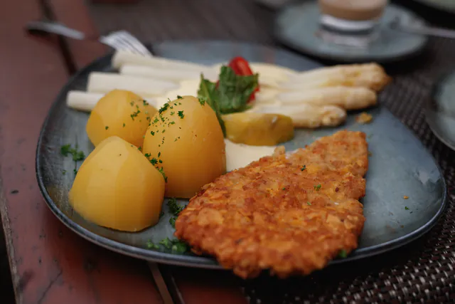 春季维也纳:地道本地旅行指南 — 时令美食:春季必尝味蕾体验