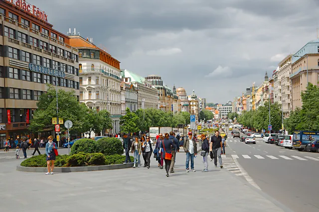 Praha hlavní nádraží — Urban Connectivity, the 'Sherwood' Park, and 2026 Transit Tariffs